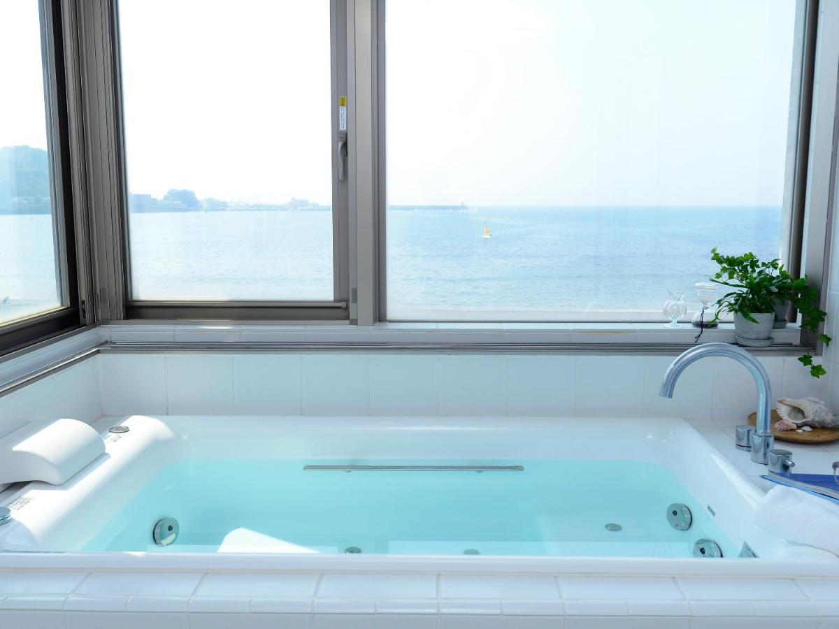 Вилла Zushi Funny House Экстерьер фото